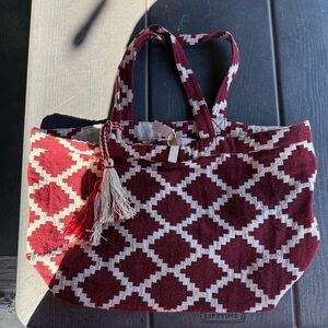 Madewell brand Reversible Burgundy & Cream Geometric Tote Bag with Tassel NEW!